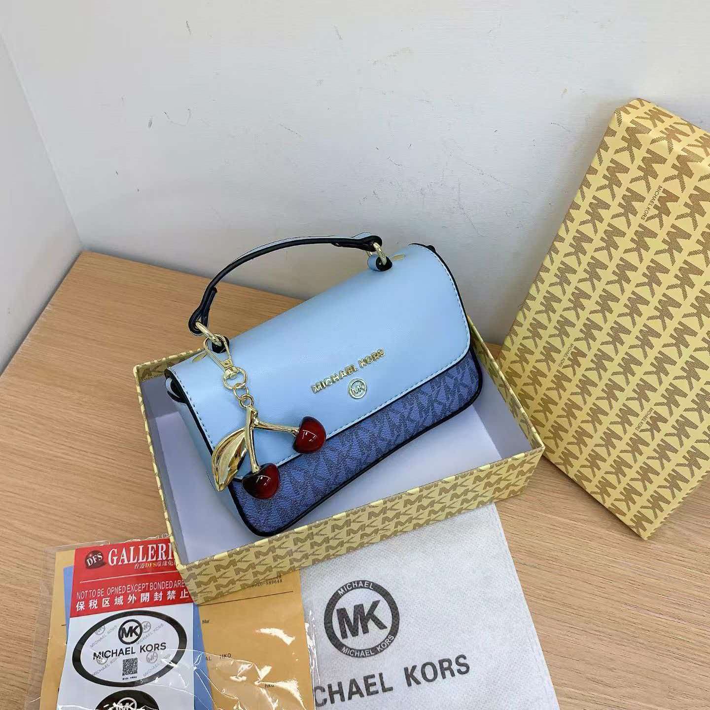 Gloednieuwe, luxe handtas van  - Women Bags Mk recensie en prijs